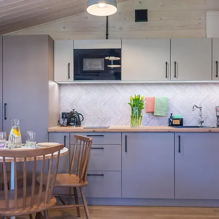 - Sosnowy Domek letniskowy *