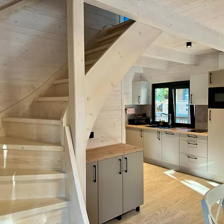 - Sosnowy Domek letniskowy *