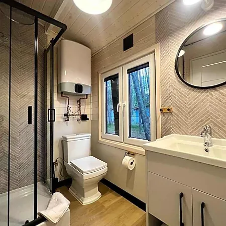 - Sosnowy Lodge Pobierowo
